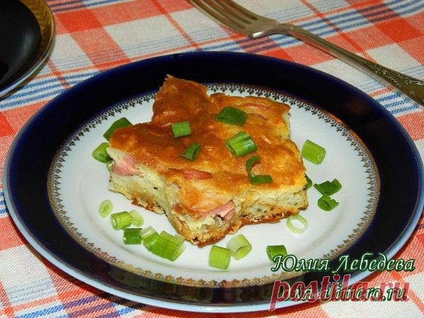 Сырный пирог с сосисками