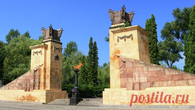 В Госдуме призвали ООН осудить уничтожение братской могилы во Львове