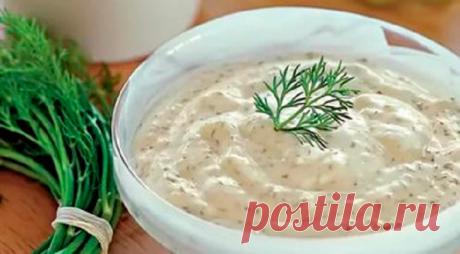 Очень ВКУСНЫЙ и быстрые СОУС к КАРТОФЕЛЬНЫМ блюдам Соус – идеальное дополнение многих блюд. Он помогает скрыть возможные недостатки, объединить составляющие блюда, сделать какой-то акцепт и разнообразить вкус. Подливка может добавить блюду свежести, пикантности, остроты и сладости. Предлагаем вашему вниманию простой и оригинальный рецепт соуса к картофельным блюдам. Он идеально подходит для драников, картошки фри, запеченному картофелю. А также можете его подать с …