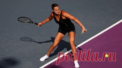 «Чувствую неуважение»: теннисистки недовольны Итоговым турниром в Канкуне и требуют от WTA повышения призовых. В женском теннисе назревает конфликт между лидерами мирового рейтинга и WTA. Приехавшие на Итоговый турнир в Канкун спортсменки выразили недовольство кортом. Его делали второпях, из-за чего на покрытии образовалось достаточно много кочек. Кроме того, ранее более 20 девушек накануне подписали письмо, в котором попросили приравнять призовые на соревнованиях к мужским, а также…