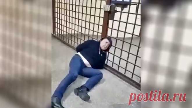 В калининградском отеле не смогли подтвердить дебош генералов ФТС. В отеле Crystal House Suite Hotel & amp;SPA в Калининграде не подтвердили "Газете.Ru" информацию о пьяном дебоше двух генералов Федеральной таможенной службы России (ФТС). Ранее сразу несколько СМИ опубликовали видеоролики, на ...