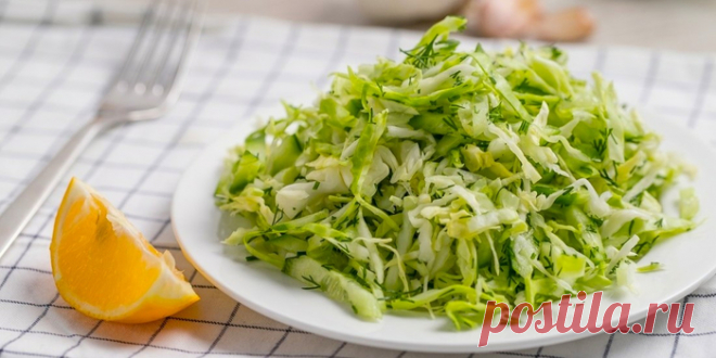 САЛАТ ИЗ КАПУСТЫ С МАРИНОВАННЫМ ЛУКОМ И ЗЕЛЕНЬЮ (СОВЕТСКАЯ КУХНЯ)