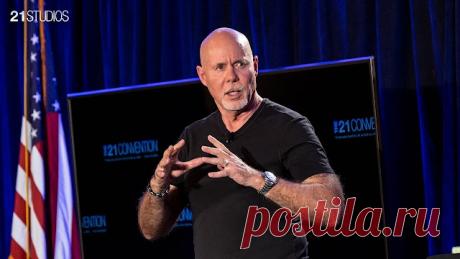 «Здоровых людей не тянет к нездоровым — и наоборот»: психотерапевт Роберт Гловер о синдроме славного парня и других отклонениях