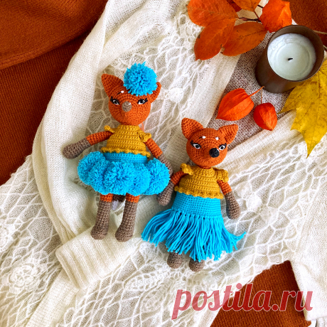 PDF Лиса Краса крючком. FREE crochet pattern; Аmigurumi animal patterns. Амигуруми схемы и описания на русском. Вязаные игрушки и поделки своими руками #amimore - лиса в платье с авоськой, лисица, лисёнок, лисичка.