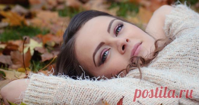 Откровение стервы: девушек тоже отправляют во френдзону (1 фото) | Чёрт побери Жизнь полна иронии. Очень жёсткой иронии. Доказательством этому является вся моя жизнь. В старших классах школы я была соской. В том смысле, что нравилась парням до непроизвольного слюноотделения. От этого можно было получать всевозможные ништяки. Тогда в меня были влюблены почти все мальчишки в классе, поэтому мне не приходилось вообще заморачиваться. Кто-то делал за меня домашку, кто-то давал ...