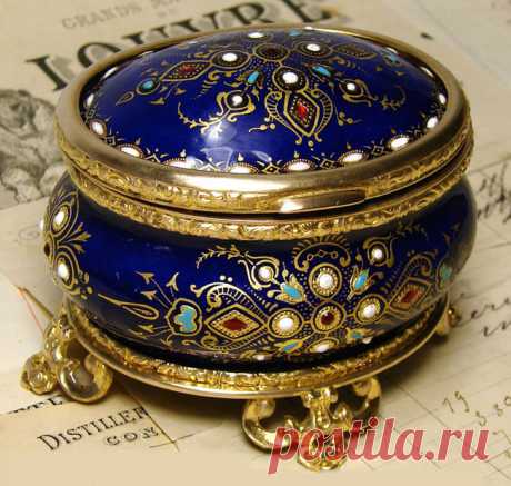 Lovely Antique French Jewelry Casket, 'Jeweled' Cobalt Enamel & Gilt Ormolu  | eBay Lovely Antique French Jewelry Casket, 'Jeweled' Cobalt Enamel & Gilt Ormolu | Антиквариат, Декоративное искусство, Другие антикварные предметы прикладного искусства | eBay!