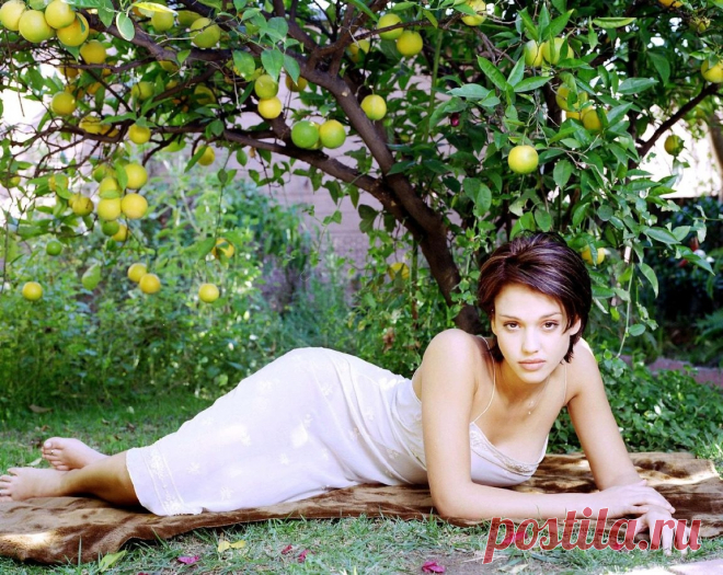 Джессика Альба (Jessica Alba) в фотосессии Патрисии де ла Роса (Patricia de la Rosa) для журнала Maxim (1999)