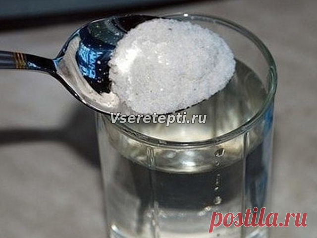 СТАКАН ВОДЫ С СОЛЬЮ И УКСУСОМ В СПАЛЬНЕ.
