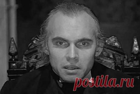 Умер сыгравший Мориарти в советском «Шерлоке Холмсе» актер Виктор Евграфов. Умер советский и российский актер театра и кино, каскадер Виктор Евграфов, который сыграл Мориарти в советском Шерлоке. По предварительным данным, причиной смерти стал оторвавшийся тромб. Евграфову было 73 года. Известно, что артиста похоронят на родине в Самаре на «Аллее актеров».