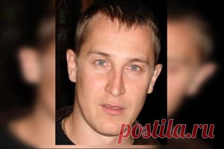 Присяжные оправдали фигуранта первого в России дела о ворах в законе. Присяжные заседатели в Томском областном суде вынесли вердикт по делу вора в законе о занятии высшего положения в преступной иерархии. Подсудимый Николай Кузьмичев был оправдан по статье 210.1 УК РФ. Он был арестован в 2019 году, управлял криминальными элементами по всей России. В ближайшее время суд вынесет приговор.