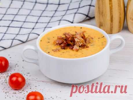 ​Томатный суп-пюре с беконом Бекон &mdash; мясной продукт, полученный путем особого откорма свиней, в рацион которых входит молоко, цельнозерновые крупы и бобы. Мясо срезают исключительно с боков молодых свиней, поэтому вы никогда не найдете в беконе фрагментов костей. Такое мясо с небольшой прослойкой жира имеет...