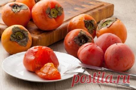 9 продуктов для щитовидной железы
Чтобы улучшить работу щитовидной железы и защитить ее от гормональных сбоев, регулярно корми щитовидку полезными продуктами, среди которых: 
1. Мед, грецкие орехи и лимон 
Помогут хорошенечко расшевелить ленивую щитовидную железу. 
Разомни в ступке 3-4 ядра грецких орехов, смешай со столовой ложкой меда и съешь утром натощак. Принимай ежедневно в течении 1-2 недель. 
Тщательно вымой 2-3 лимона, натри на мелкой терке вместе с кожурой, чтобы получился стакан о