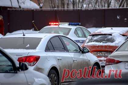 Массовая авария произошла в Москве. 12 автомобилей столкнулись на Северо-Восточной хорде (СВХ) в Москве. Уточняется, что авария произошла на отрезке СВХ в районе улицы Печорской. Информация о пострадавших в настоящий момент отсутствует. До этого сообщалось, что легковой автомобиль с 10-летним ребенком в салоне упал с моста на МКАД.
