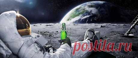 Вода на моче, кефир на таблетках — как живут на МКС Космонавты улетают далеко и надолго. При этом на орбите жизнь не заканчивается: обитатели МКС едят, спят, общаются и занимаются повседневными делами. Как им это удаётся? Спасибо целому ряду гаджетов, которые роднят космическую станцию с обычной квартирой в панельном блоке...