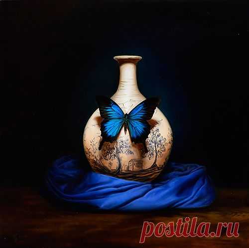 синяя