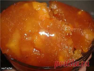 Яблочное повидло.
Повидло получается вкусное, не приторное, с маленькими кусочками яблок. Подходит для любой выпечки (пирожки, рогалики, пончики, рулеты...). При выпечке сохраняет форму, т.е. не растекается.