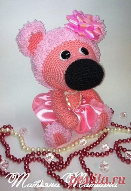 PDF Мишутка Юничка. FREE amigurumi crochet pattern. Бесплатный мастер-класс, схема описание для вязания амигуруми крючком. Вяжем игрушки своими руками! Медведь, мишка, медведица, медвежонок, teddy bear, suportar, bär, ours, medvěd, medvídek, nallebjörn. #амигуруми #amigurumi #amigurumidoll #amigurumipattern #freepattern #freecrochetpatterns #crochetpattern #crochetdoll #crochettutorial #patternsforcrochet #вязание #вязаниекрючком #handmadedoll #рукоделие #ручнаяработа #pattern #tutorial #häkeln