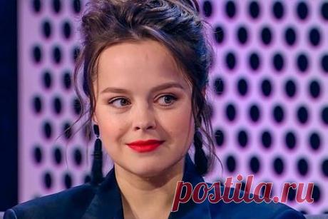 Звезда Comedy Woman назвала главную сложность популярного реалити-шоу на ТНТ. Популярная российская актриса, звезда юмористического шоу Comedy Woman Наталия Медведева рассказала о главных трудностях реалити-шоу «Новые звезды в Африке» на канале ТНТ. В проекте известные личности живут в Африке в экстремальных условиях и проходят ряд испытаний. Шоу выходит с 2021 года.