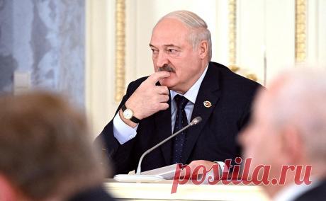Лукашенко рассказал о планах оппозиции по присоединению земель России. Белорусская оппозиция обсуждает с Западом присоединение российских территорий в случае поражения Москвы в конфликте на Украине, заявил Лукашенко. По его словам, западную часть Белоруссии при этом планируется отдать Польше