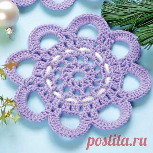 Простая маленькая салфетка крючком