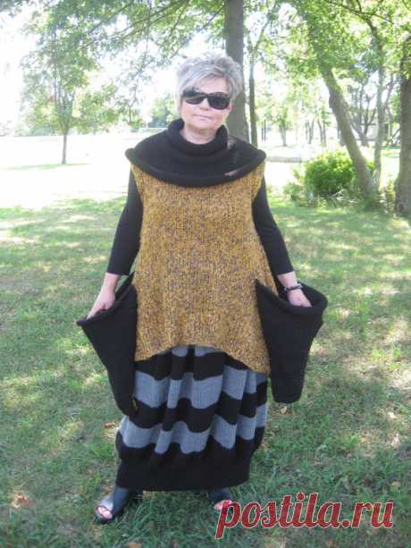 CUSTOM LISTING for ANKA.Handknitted asymmetrical sleeveless tunic/sweater with huge pockets Stunning sleeveless asymmetrical tunic/sweater made of chunky very soft yarn, in multicolored combination of mustard and gray. Decorates with huge chunky pockets and detachable black collar. Great combination with balloon striped skirt which is also available in my shop. Dimensions: the front length is 27 inches, the back is 36 inches, bust is up to 54 inches, armhole is 22 inches.