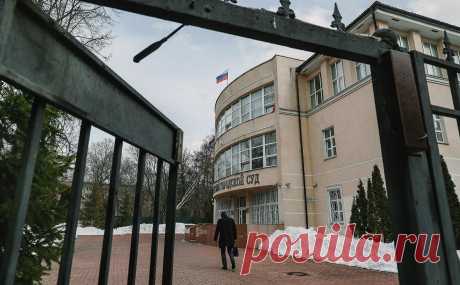 Родители раненной ножом в лицее в Химках пятиклассницы подали в суд. Родители школьницы из подмосковных Химок, попавшей в реанимацию с ножевыми ранениями из-за драки с одноклассницей, подали исковое заявление с требованием компенсации морального вреда и вреда здоровью и жизни ребенка.