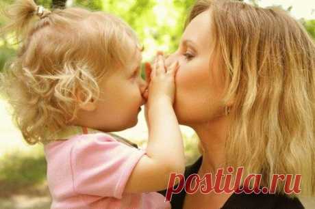 Молитва о дочери: православные материнские молитвы Для любой матери счастье и благополучие её ребенка стоит на первом месте. Так уж заложено природой, что девочки являются более слабыми и больше нуждаются в материнской любви. Конечно, мама не сможет п...