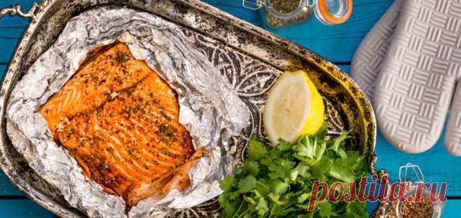 Лосось с приправами запечённый в фольге - рецепт с фото - FoodForLife Лосось с приправами запечённый в фольге, рецепт приготовления с простой пошаговой инструкцией и фото. Кулинарный блог 