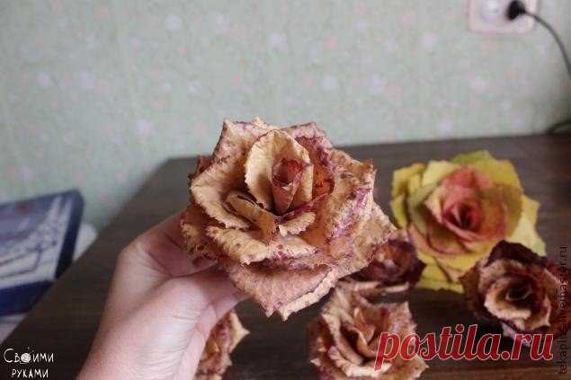 Розы из осенних листьев
Красота.