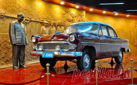 Автомобильный Китай: от великого до смешного Пытаемся разобраться в загадочной и запутанной автомобильной истории Китая. Dongfeng СА71 внешне копировал французский седан Simca Vedette. Дракон на капоте уже правильный — коммунистический! Сделали ...