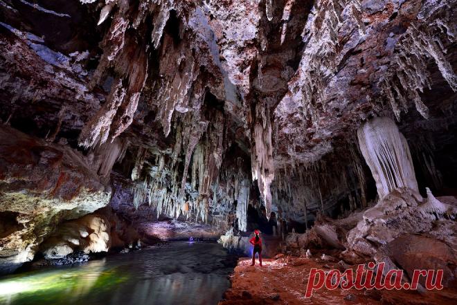 Фантастические виды доломитовой известняковой пещеры — Мания.инфо