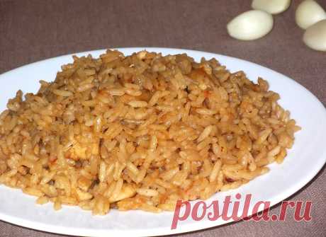 Плов с курицей
Рецепт быстрого приготовления плова с курицей, помидорами, луком и паприкой.