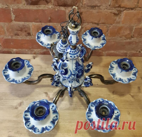 Люстра шести рожковая. Гжель. Бронза. СССР.  1950 - 1960 гг. 20 века.
Диаметр : 520 мм.
Высота : 660 (440) мм. Размер рожка.
Диаметр : 110 мм. Высота : 80 мм.
 Цена : 37 000 руб.

Купить сейчас :  

#ЛюстраШестиРожковаяГжель
#ЛюстраГжельБронза
#ЛюстраГжельСССР1950год
#ЛюстраГжельСССР1960год
#ЛюстраГжельСССР20век