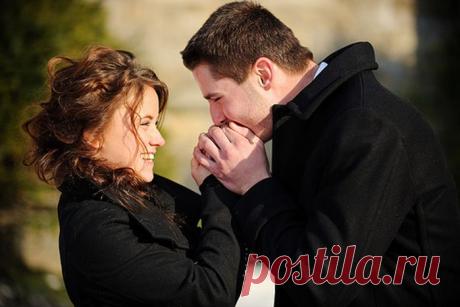 Я в бокалы с вином добавляю прохладу метели.....