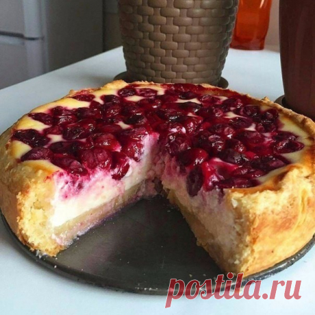 ЯГОДНЫЙ ПИРОГ

Моя палочка-выручалочка, когда в доме остаётся много ягод.
Все гости просто в восторге!

Для теста :
Яйцо 1шт
Сахар 100г
Масло 100г
Мука 200 г разрыхлитель 1,5ч.л

Для начинки:
Сахар 100 г
Яйцо1шт
Творог 500 г
ванильный сахар 1,5ч.л
Сметана 70г
ягоды

Приготовление:
Просеиваем муку смешиваем с разрыхлителем. Охлаждённые сливочное масло нарезаем мелкими кубиками,и смешиваем с мукой. Растираем до состояния крошкиДобавляем к массе яйцо,сахар и замешиваем мягкое...