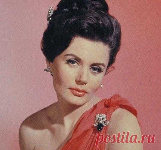 Юнис Гейсон: актриса сыгравшая первую девушку Бонда скончалась на 91-м году жизни