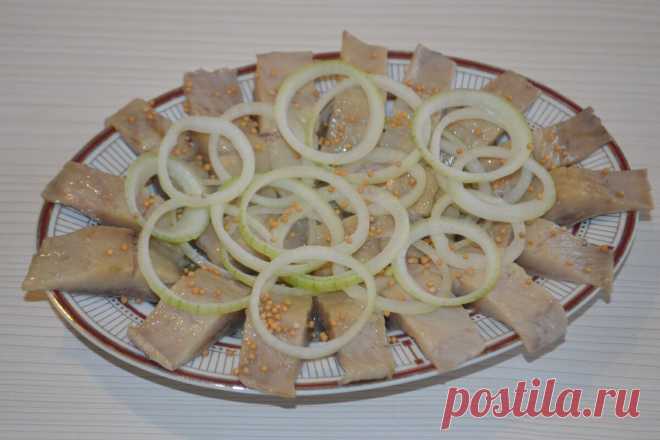 Уже давно не покупаю соленую селедку: всегда солю сама. Получается вкуснее, чем в магазине! | Все будет вкусно! | Яндекс Дзен