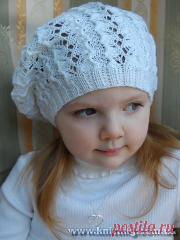 Беретик спицами  
Размеры: обхват головы - 54 см
Берет вяжется по кругу!!!

Вам потребуется: пряжа Mondial Gold (80% мериносовая шерсть, 20% кашемир; 50г - 175 м,) - 75г; круговые спицы №2.5, 3.25.

Плотность вязания: 24 п х 36 р =10х10см

Порядок работы: на спицы №2.5 набрать 100 петель, поместить маркер и замкнуть вязание в круг. Вязать резинкой 2х2 (попеременно 2 лиц., 2 изн.) примерно 3см.

Перейти к вязанию на спицах 3.25 и равномерно прибавить 80 петель., итого в раб...