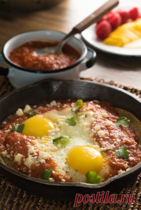 5 лучших рецептов вкусной яичницы для вашего завтрака.