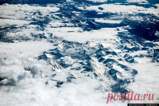 Под крылом самолета...