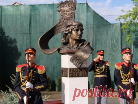 Памятник знаменитому белорусскому просветителю и издателю первых печатных книг открыли в Кишиневе