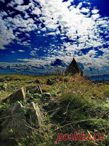 Ո՜վ ՏԵՐ, մե՛ր Տերը,

ամբողջ աշխարհում ի՜նչ փառահեղ է քո անունը:
Փառքդ ավելի բարձր է, քան երկինքը:
Սաղմոս 8.1

Երանի այն մարդուն, որ իր հույսը Տիրոջ վրա է դնում
ու չի նայում հպարտներին ու ստության հետևից գնացողներին:
Սաղմոս 40.4

Շնորհակալություն մատուցողը ինձ փառավորում է.
ու իր ճամփին զգուշություն անողին
պիտի ցույց տամ Աստծո փրկությունը:
Սաղմոս 50.23