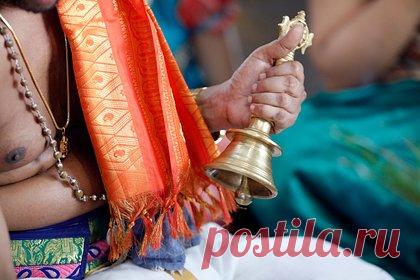 Выдававшего себя за бога индуистского священника обвинили в изнасилованиях прихожанок