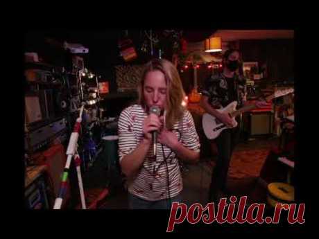 Lissie - Wrecking Ball (Live Acoustic)