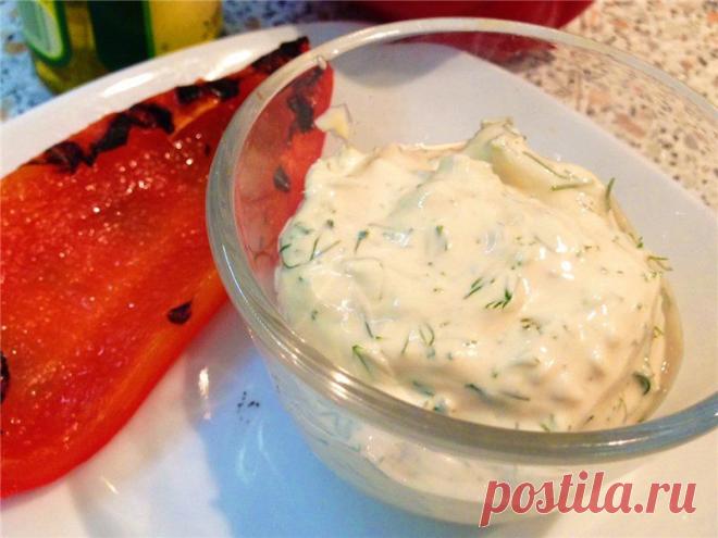 Соус сметанный с укропом (а еще с бальзамическим уксусом, зернистой горчицей и чесноком)