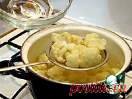 Цветная капуста маринованная по-корейски за 6 часов. 
Капуста цветная — 700 г

Вода — 1 л

Морковь — 1 шт

Чеснок — 4 зуб.

Уксус — 1 стак.

Сахар — 1 стак.

Соль — 2 ст. л.

Масло растительное — 50 г

Приправа (по-корейски (кориандр, чеснок сушёный, паприка, перец черный, перец красный, лавровый лист)) — 2 ч. л.