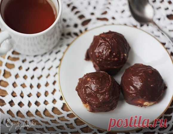 Конфеты с черносливом. Ингредиенты: печенье, сливочное масло, чернослив Очень вкусные и нежные конфеты!