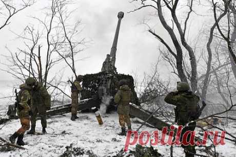 Российские артиллеристы уничтожили украинскую гаубицу «Гвоздика» под Херсоном. Российские военные с помощью артиллерии ночью уничтожили украинскую самоходную гаубицу 2С1 «Гвоздика» под Херсоном. Цель была поражена в районе села Ингулец. Вместе с ней был уничтожен боекомплект, а также ликвидированы пять бойцов Вооруженных сил Украины.