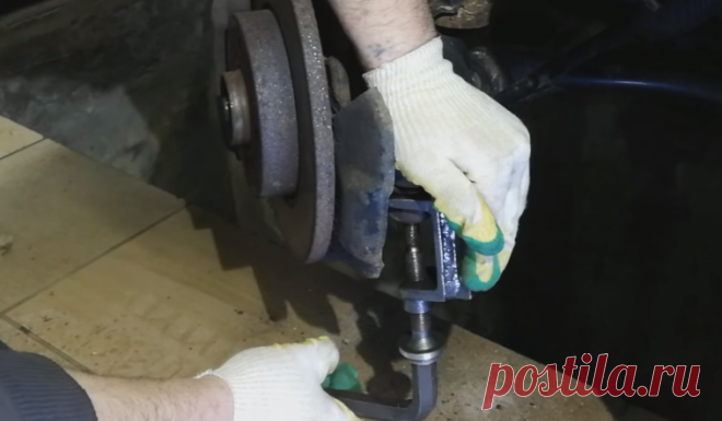 Съёмник для шаровых и рулевых наконечников из швеллера