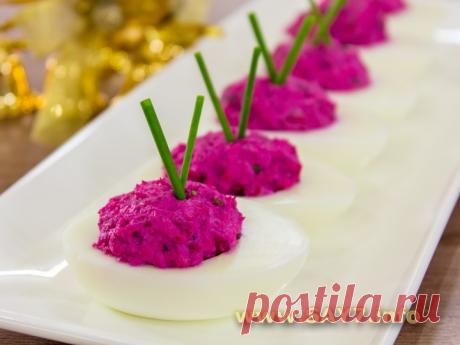 Праздничные фаршированные яйца к НГ